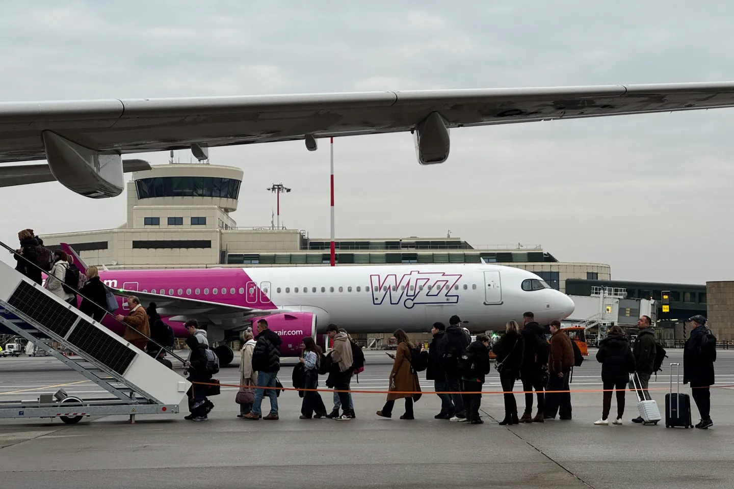 Cómo Reservar Vuelos Baratos a Italia: Timing, Herramientas y Aerolíneas Low-Cost