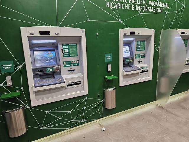 Dinero en Italia: Euros, Cajeros Automáticos, Tarjetas de Crédito y Propinas
