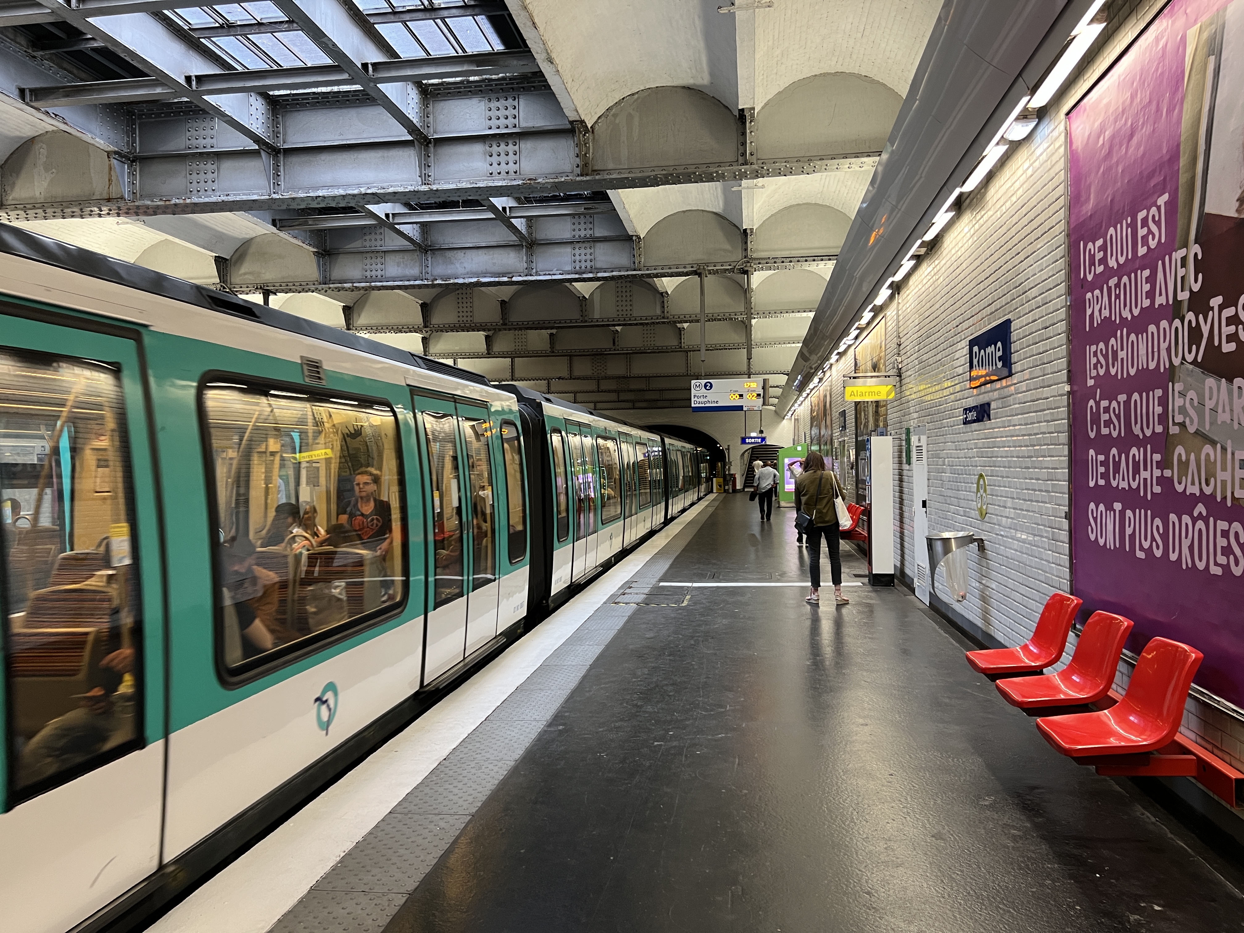Transporte Público en Ciudades Italianas: Metro, Autobuses, Tranvías y Apps