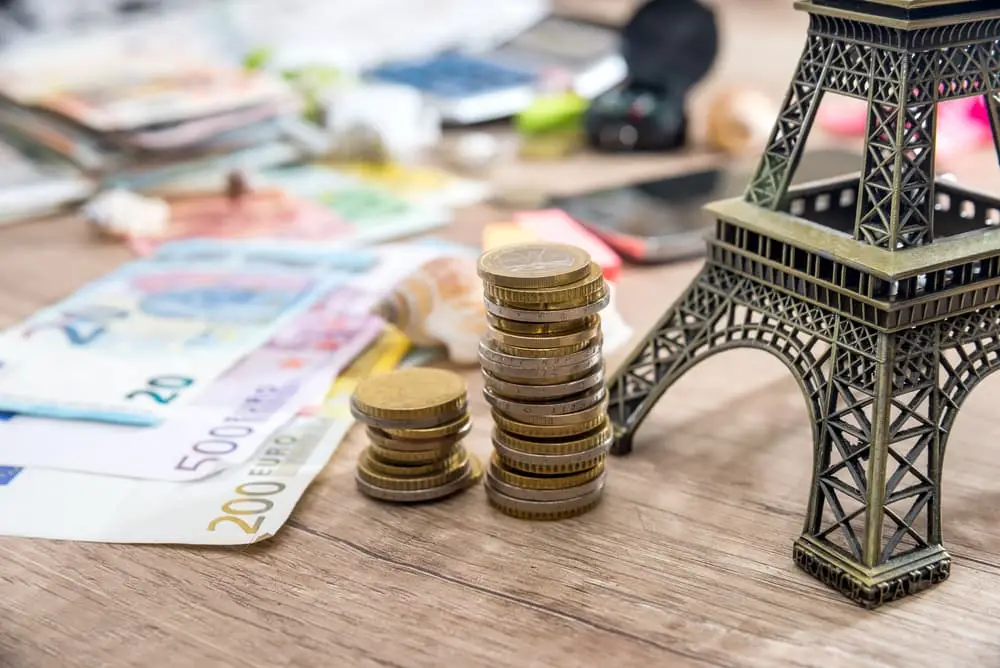 Guia de Dinero de París: Estafas ATM, Propinas, Costos Diarios y Como Presupuestar Bien